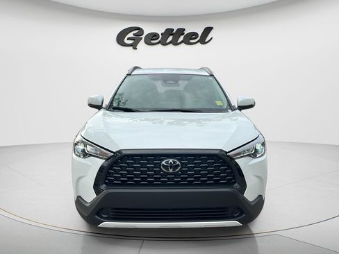 Used 2023 Toyota Corolla Cross LE FWD image 2