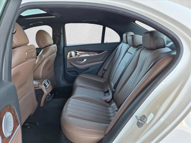 Used 2018 Mercedes-Benz E 400 4MATIC Sedan image 26