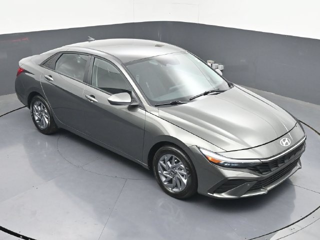 Used 2026 Hyundai Elantra Hybrid FWD image 37