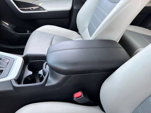 Used 2020 Toyota RAV4 XLE Premium AWD/4WD image 13