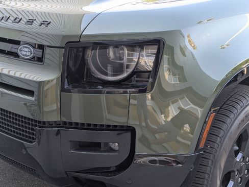New 2026 Land Rover Defender 110 X-Dynamic SE AWD/4WD image 9