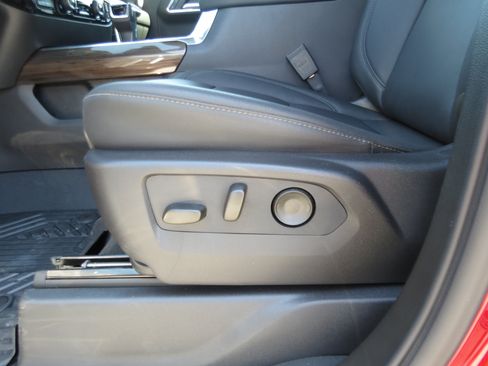 Used 2026 Chevrolet Silverado 1500 LT Trail Boss w/ Convenience Package II AWD/4WD image 19
