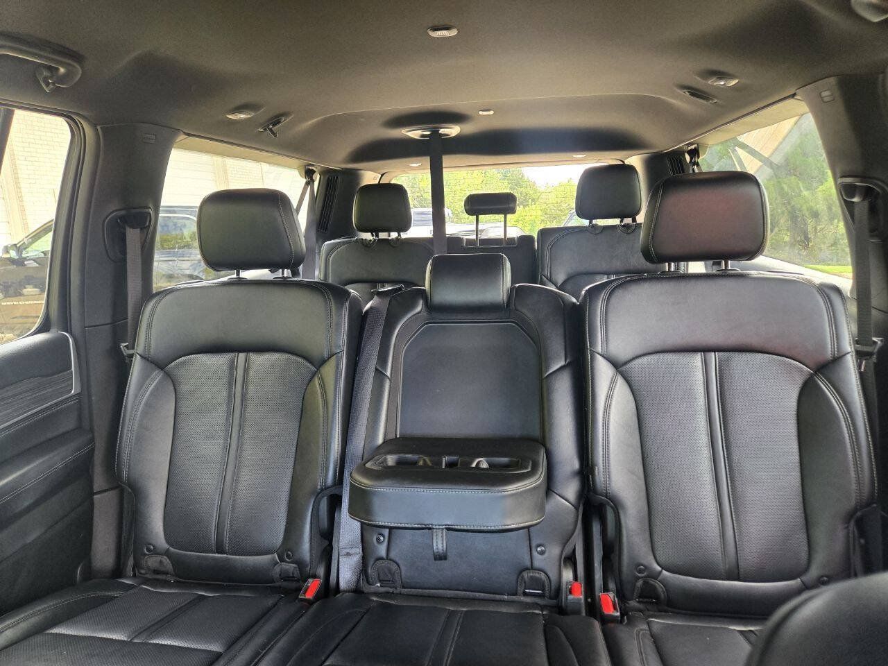 Used 2024 Jeep Wagoneer L Series III w/ Flexible Seating Group AWD/4WD image 11