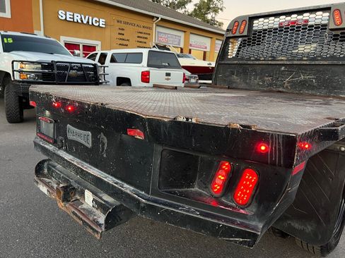 Used 2018 RAM 3500 Tradesman w/ Chrome Appearance Group image 42