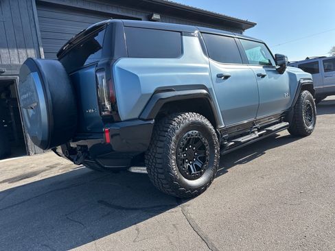 Used 2024 GMC Hummer EV 3X w/ Omega Edition AWD/4WD image 9