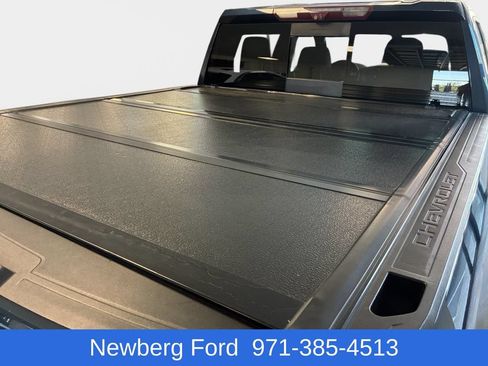 Used 2020 Chevrolet Silverado 1500 High Country w/ Technology Package AWD/4WD image 8