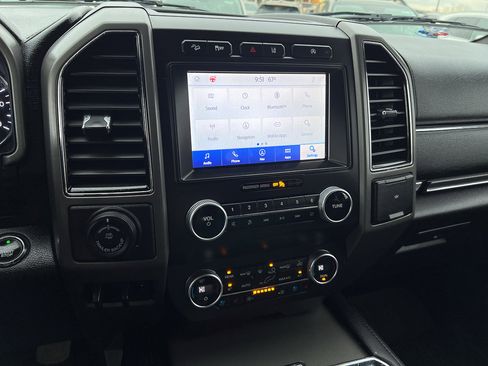 Used 2021 Ford Expedition XLT image 26