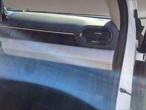 Used 2025 Honda Pilot Touring image 27