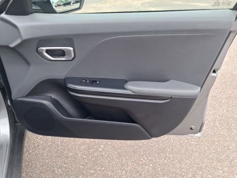 Used 2025 Kia K4 FWD image 30