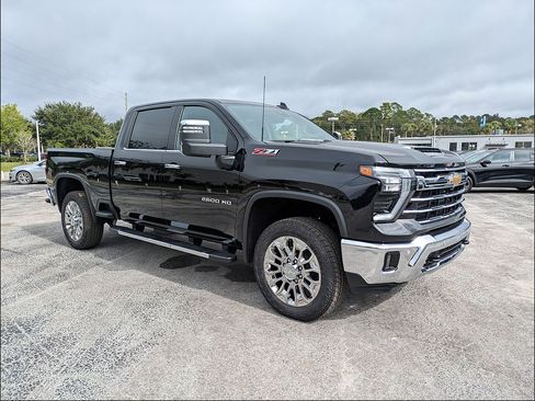 New 2026 Chevrolet Silverado 2500 LTZ w/ LTZ Premium Package AWD/4WD image 2