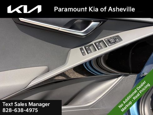 New 2026 Kia Niro EX FWD image 26