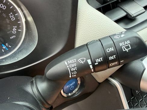 Certified 2021 Toyota RAV4 XLE AWD/4WD image 28