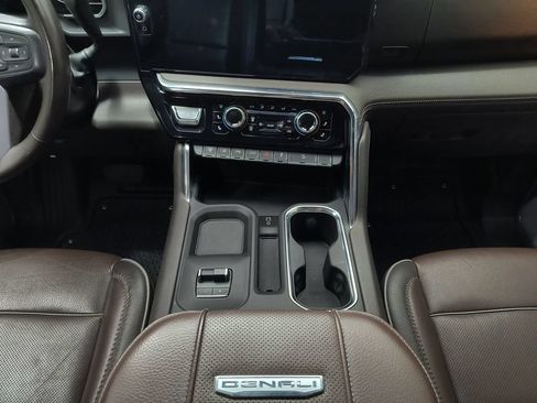 Used 2024 GMC Sierra 2500 Denali w/ Denali Reserve Package AWD/4WD image 14