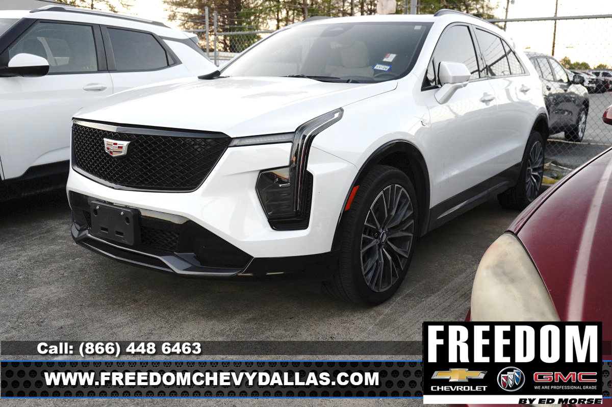 Certified 2025 Cadillac XT4 Sport FWD image 3