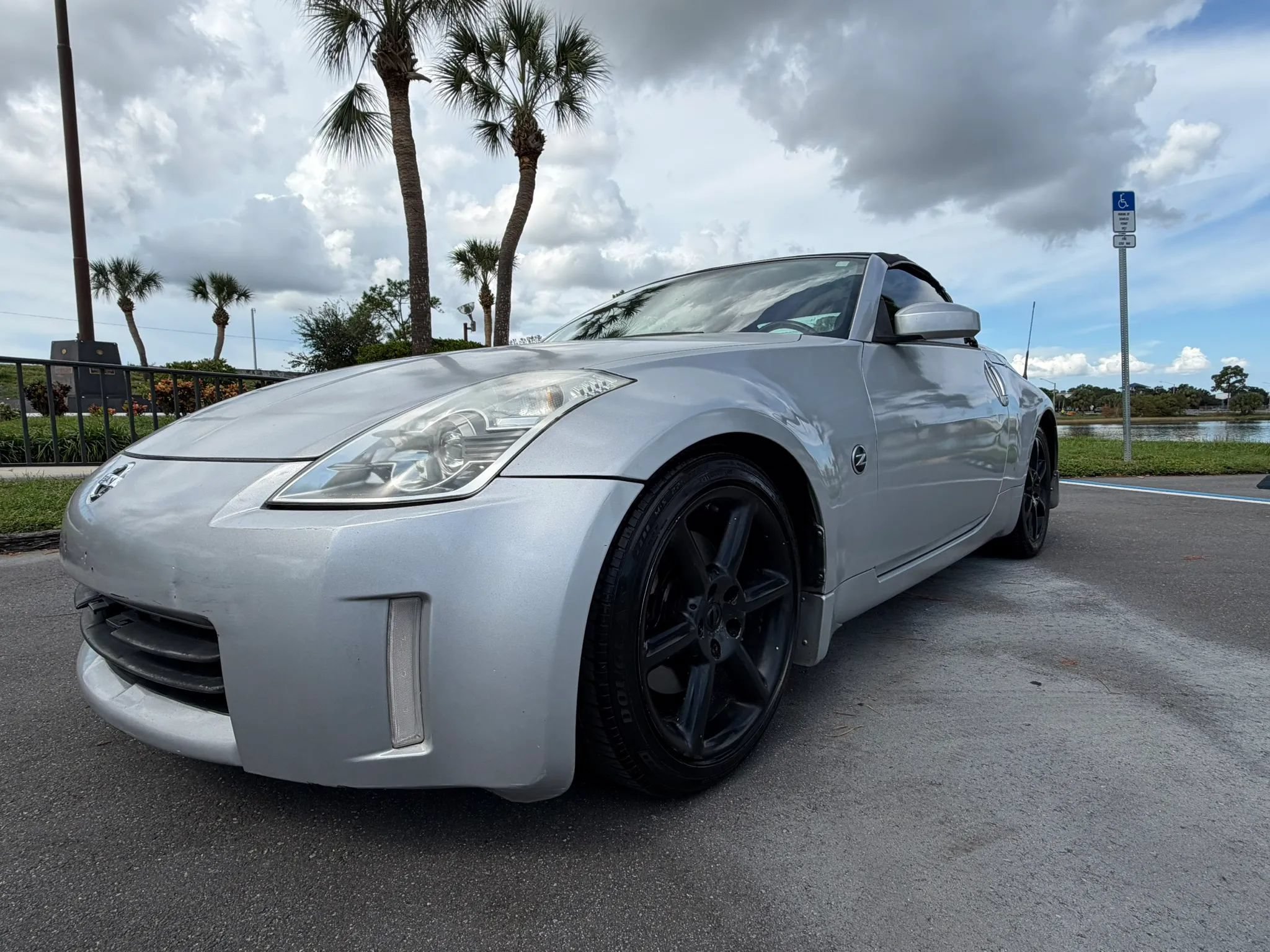 Used 2006 Nissan 350Z Enthusiast RWD image 10