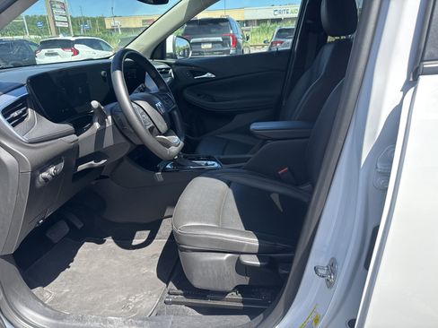Used 2024 Buick Encore GX Sport Touring AWD/4WD image 12