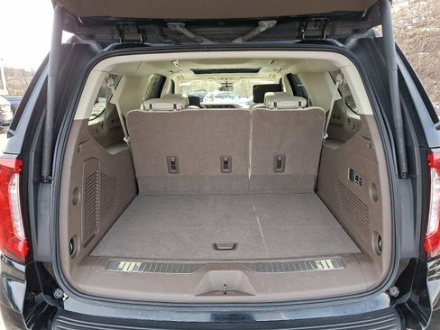 Used 2023 GMC Yukon XL Denali w/ Advanced Technology Package image 29