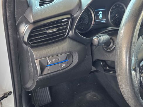 Used 2019 Hyundai Veloster 2.0 FWD image 15
