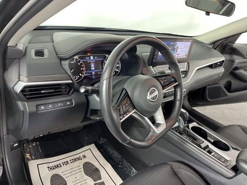 Used 2023 Nissan Altima 2.5 SV w/ SV Premium Package FWD image 21