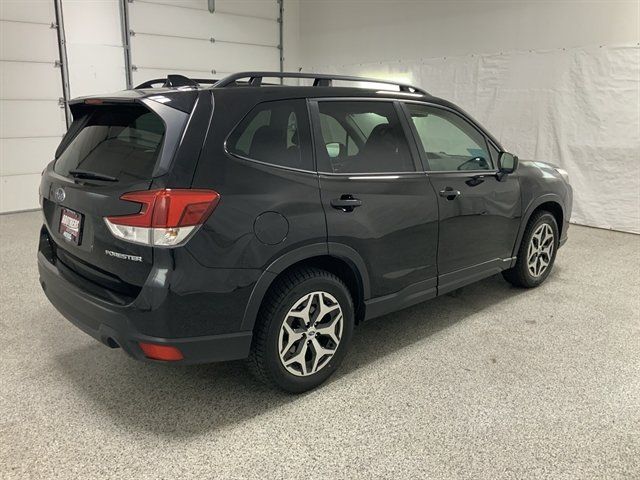 Used 2024 Subaru Forester Premium AWD/4WD image 5