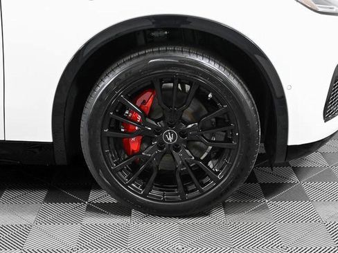 Used 2025 Maserati Grecale Modena image 30