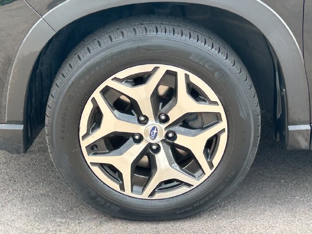 Used 2020 Subaru Forester Premium AWD/4WD image 11