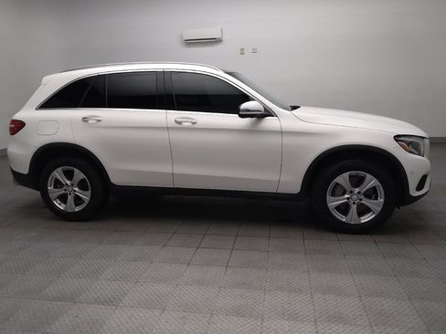 Used 2018 Mercedes-Benz GLC 300 w/ Premium Package image 11