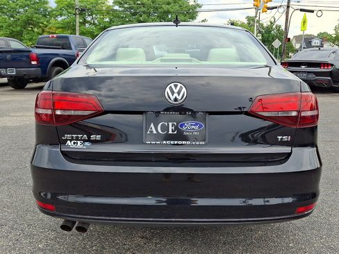 Used 2016 Volkswagen Jetta SE FWD image 5