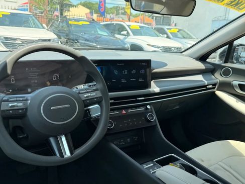 Used 2025 Hyundai Sonata SEL FWD image 17