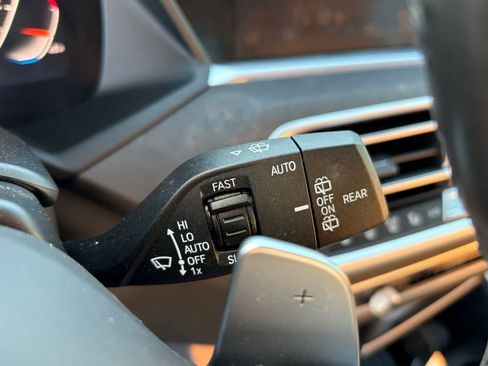 Used 2019 BMW X5 xDrive50i w/ M Sport Package AWD/4WD image 16