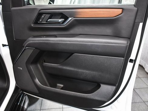 Used 2025 GMC Yukon Denali image 18