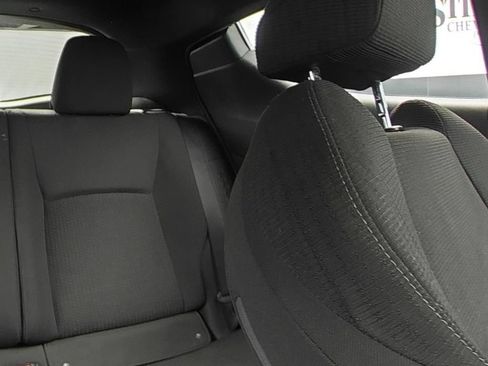 Used 2019 Toyota C-HR XLE FWD image 11