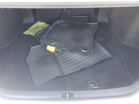 Certified 2021 Toyota Camry SE image 8