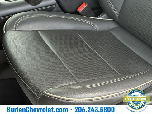 Used 2023 Chevrolet Suburban Premier image 11