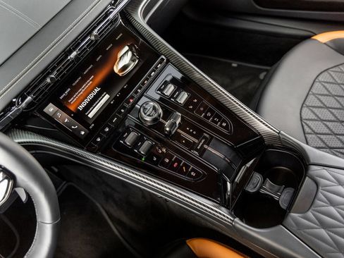 Used 2025 Aston Martin DB12 Coupe RWD image 37