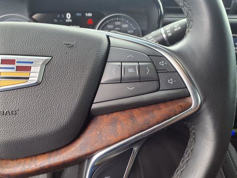 Used 2022 Cadillac XT5 Premium Luxury w/ Technology Package FWD image 16
