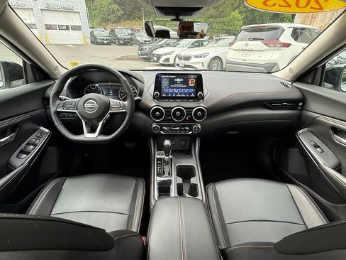 Used 2023 Nissan Sentra SR w/ SR Premium Package FWD image 10