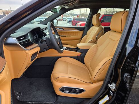 New 2026 Jeep Grand Cherokee Summit w/ Obsidian Package image 14