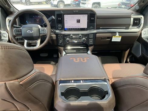 Used 2025 Ford F350 King Ranch w/ FX4 Off-Road Package image 15
