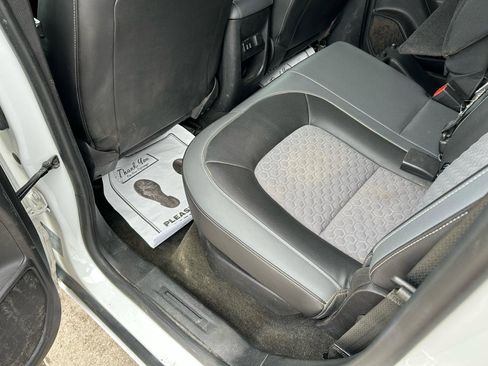 Used 2017 Chevrolet Colorado Z71 image 9