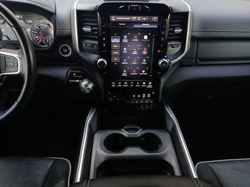 Used 2023 RAM 1500 Laramie AWD/4WD image 3