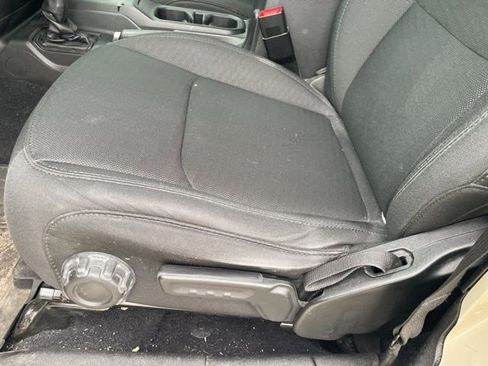 Used 2020 Jeep Gladiator Sport image 7