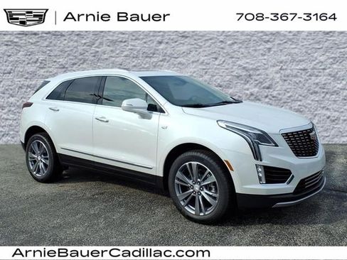 New 2025 Cadillac XT5 Premium Luxury image 1