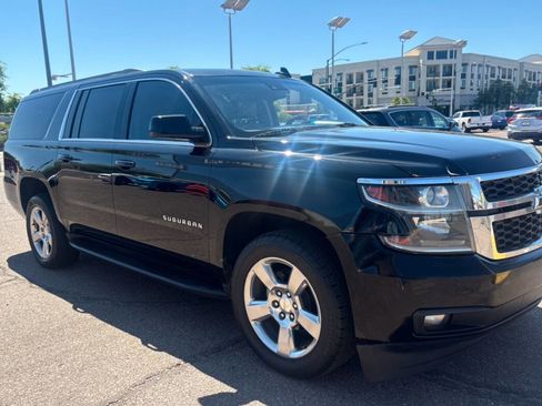Used 2018 Chevrolet Suburban LS w/ Enhanced Driver Alert Package RWD image 2