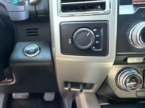Used 2015 Ford F150 Lariat w/ Equipment Group 502A Luxury AWD/4WD image 24