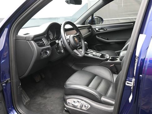 Used 2022 Porsche Macan GTS AWD/4WD image 4