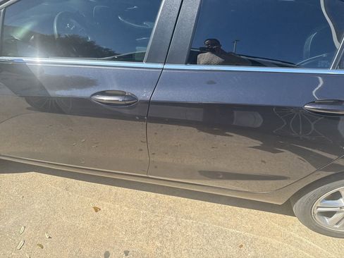 Used 2017 Chevrolet Cruze LT w/ Convenience Package image 18