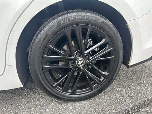 Used 2025 Toyota Camry SE w/ Convenience Package image 10