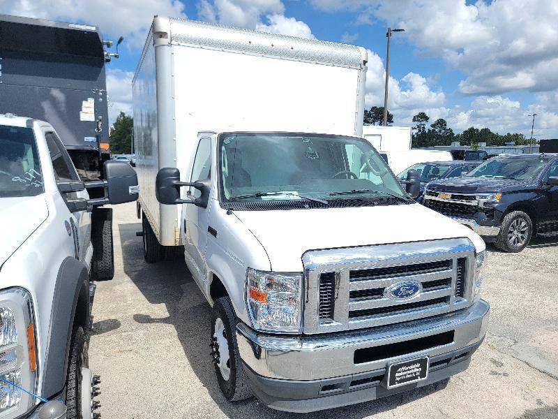 Used 2022 Ford E-350 and Econoline 350 Super Duty w/ Power Windows & Locks Group RWD image 2