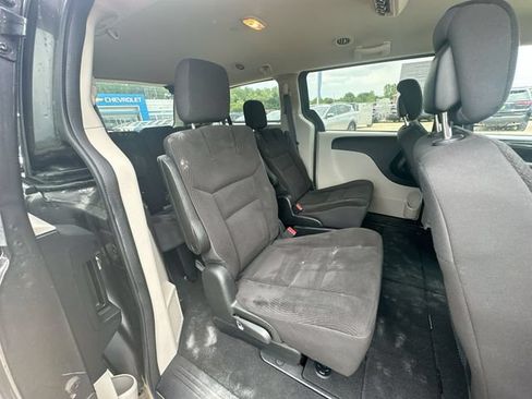 Used 2018 Dodge Grand Caravan SE w/ UConnect Hands-Free Group FWD image 28